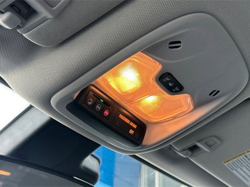 Certified 2022 Chevrolet Bolt EUV LT w/ Comfort Package image 19