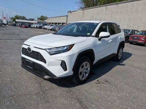 Certified 2023 Toyota RAV4 LE AWD/4WD image 9