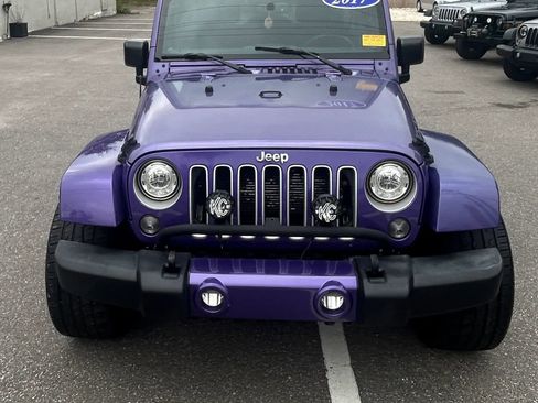 Used 2017 Jeep Wrangler Unlimited Sahara AWD/4WD image 8