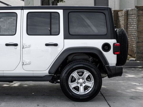Used 2021 Jeep Wrangler Unlimited Sport image 22
