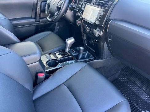 Used 2024 Toyota 4Runner TRD Off-Road Premium AWD/4WD image 16