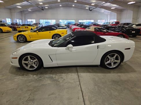 Used 2005 Chevrolet Corvette Convertible w/ Preferred Equipment Group image 19