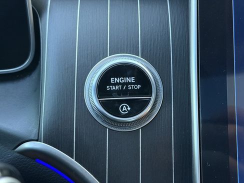 Used 2023 Mercedes-Benz GLC 300 4MATIC image 32