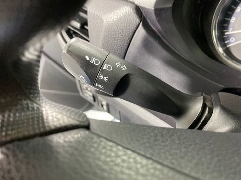 Used 2015 Toyota Corolla L image 17