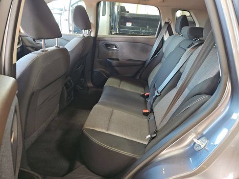 Used 2022 Nissan Rogue SV FWD image 4
