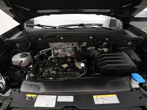 Used 2024 Volkswagen Atlas SE AWD/4WD image 3