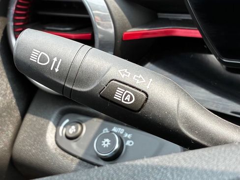 Used 2024 Chevrolet Trax RS FWD image 13