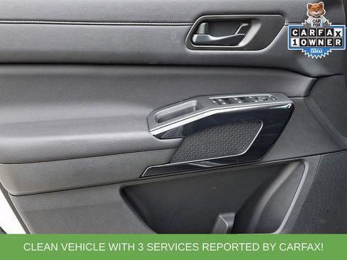 Used 2025 Nissan Pathfinder SV FWD image 15