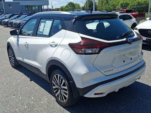Used 2023 Nissan Kicks SV FWD image 6