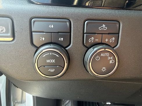 Used 2024 Chevrolet Silverado 2500 LT AWD/4WD image 18