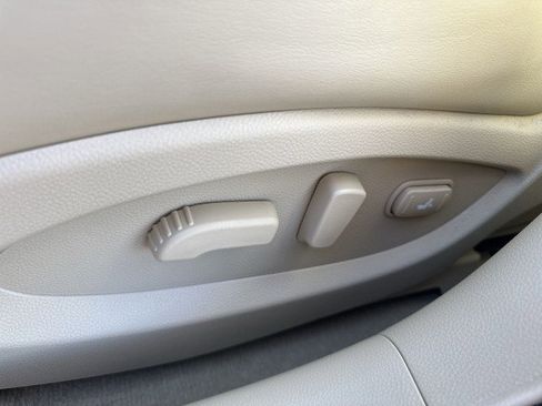 Used 2016 INFINITI QX50 AWD w/ Deluxe Touring Package image 14