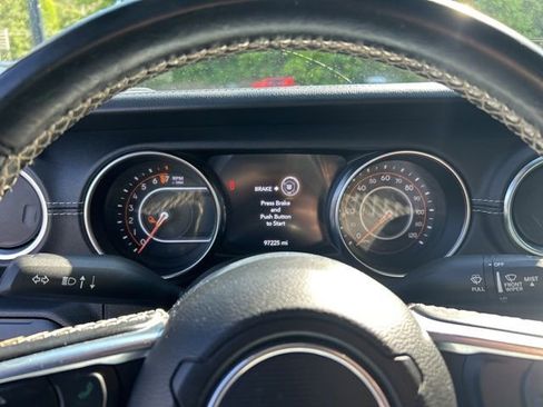 Used 2020 Jeep Gladiator Overland AWD/4WD image 21
