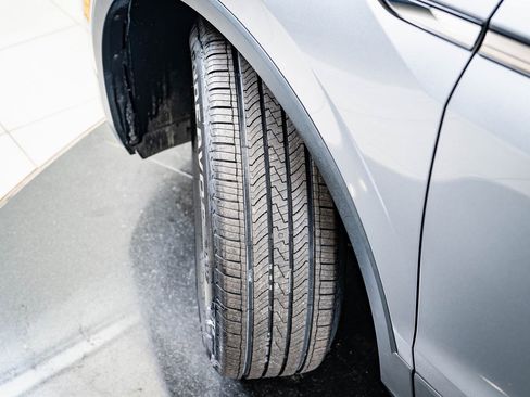 Used 2022 Volkswagen Tiguan S image 37