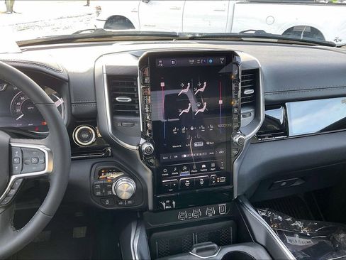 New 2026 RAM 1500 Laramie AWD/4WD image 7