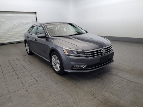 Used 2018 Volkswagen Passat 2.0T SE FWD image 13
