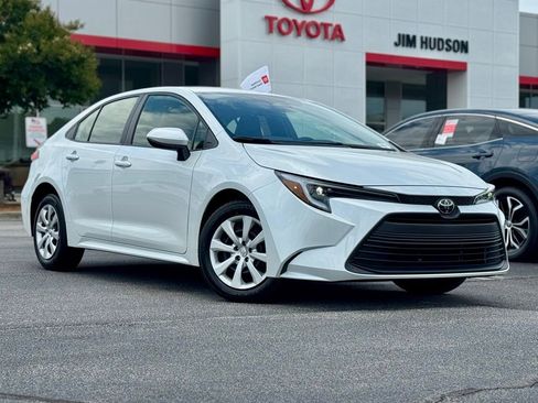 Used 2026 Toyota Corolla LE FWD image 2