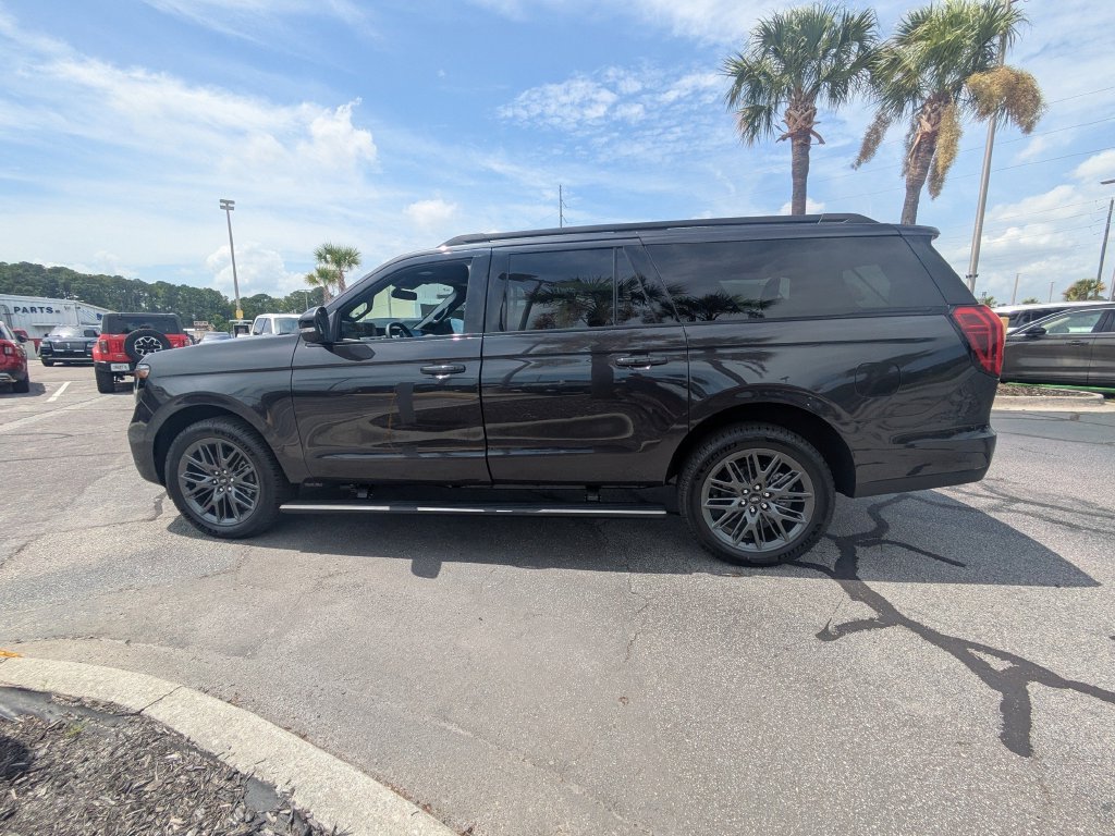 New 2027 Ford Expedition Max Platinum w/ Stealth Appearance Package RWD image 7
