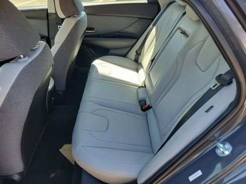 Used 2025 Hyundai Elantra Limited FWD image 26