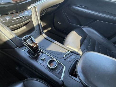 Used 2020 Cadillac XT6 Premium Luxury w/ Platinum Package image 32