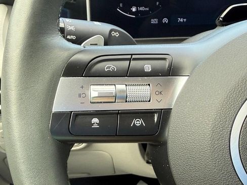 Used 2025 Hyundai Tucson Limited AWD/4WD image 15