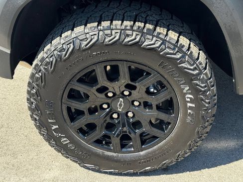 Used 2024 Chevrolet Colorado Trail Boss w/ LPO, Skid Plate Package AWD/4WD image 42