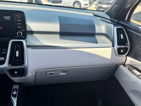Used 2022 Kia Sorento SX Prestige w/ Panoramic Sunroof Package AWD/4WD image 21