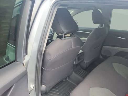 Used 2019 Toyota Camry LE FWD image 18