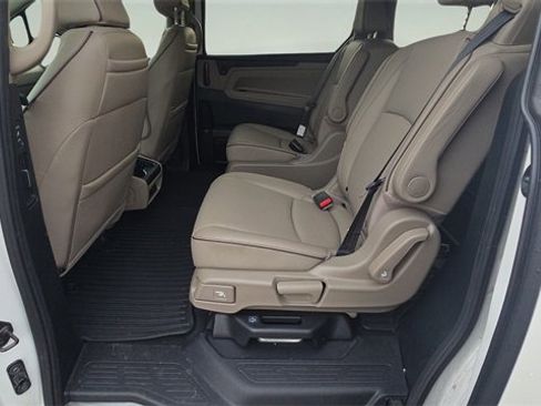 Used 2023 Honda Odyssey Elite image 17