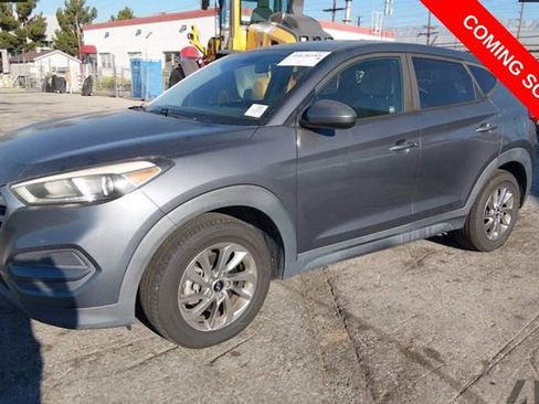 Used 2018 Hyundai Tucson SE image 1