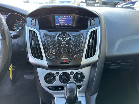 Used 2012 Ford Focus SE FWD image 18