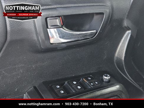 Used 2017 Toyota Tacoma TRD Off-Road w/ Tow Package AWD/4WD image 28