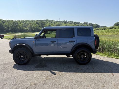 Used 2025 Ford Bronco Badlands AWD/4WD image 2