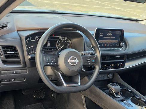 Used 2023 Nissan Rogue SV AWD/4WD image 11