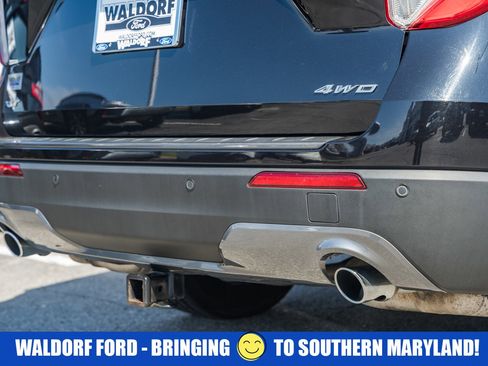 Used 2022 Ford Explorer XLT w/ Equipment Group 202A image 10