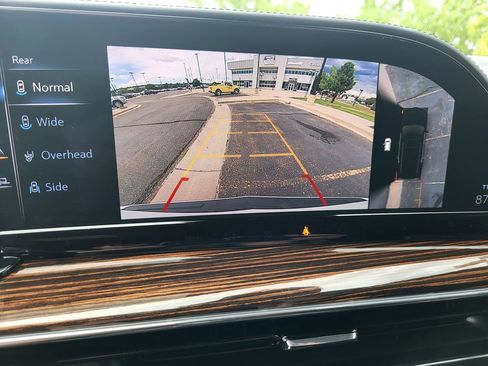 Used 2021 Cadillac Escalade Premium Luxury image 27