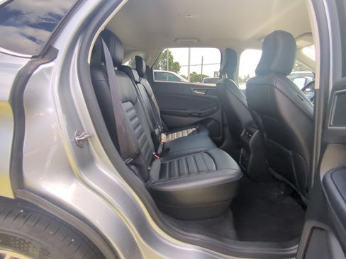 Used 2024 Ford Edge SEL AWD/4WD image 10