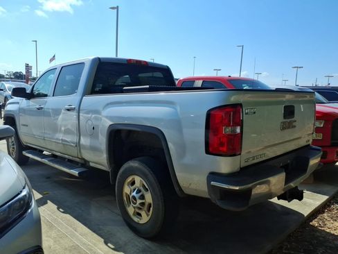 Used 2016 GMC Sierra 2500 SLE w/ SLE Preferred Package AWD/4WD image 2