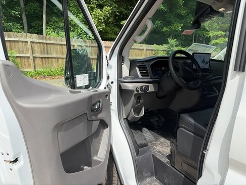 New 2026 Ford Transit 250 148 Medium Roof Extended AWD image 30