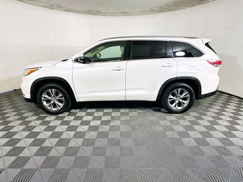 Used 2015 Toyota Highlander XLE FWD image 6