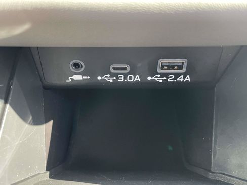 Used 2024 Subaru Outback Premium AWD/4WD image 17