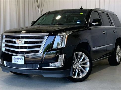 Used 2019 Cadillac Escalade Premium Luxury RWD image 2
