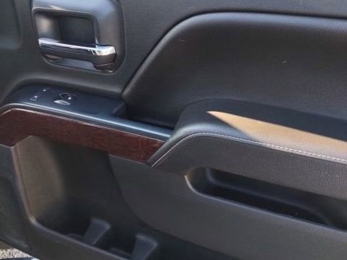 Used 2017 GMC Sierra 1500 SLE w/ SLE Value Package image 22