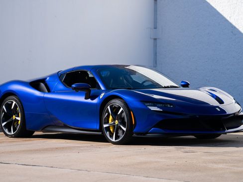 Used 2025 Ferrari SF90 Spider image 8