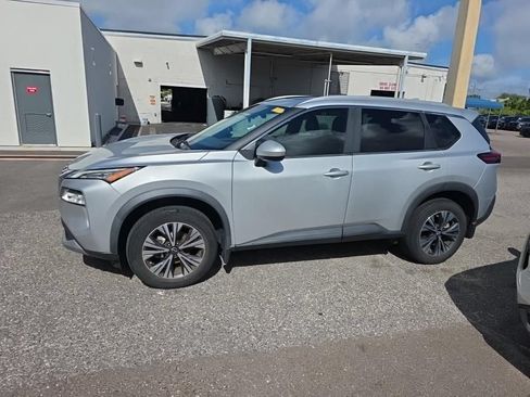 Used 2023 Nissan Rogue SV w/ SV Premium B Package FWD image 2
