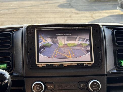 Used 2025 RAM ProMaster 2500 w/ Convenience Group FWD image 32