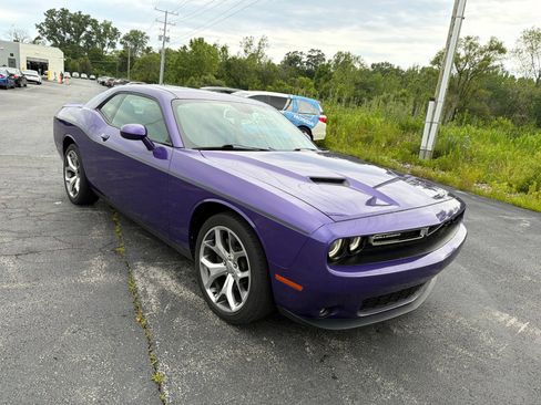 Used 2016 Dodge Challenger SXT Plus RWD image 9