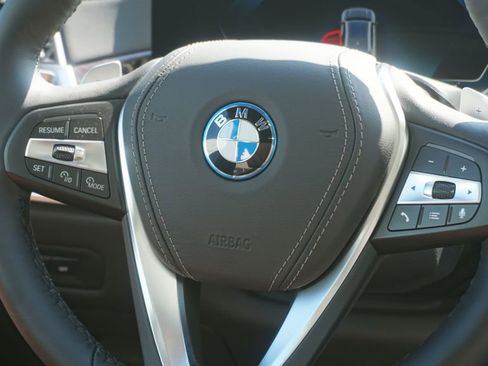 New 2026 BMW X5 xDrive50e image 17