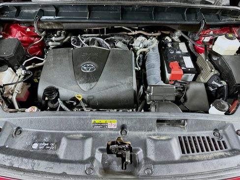 Used 2020 Toyota Highlander Limited image 30