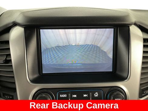 Used 2016 Chevrolet Suburban LT RWD image 4