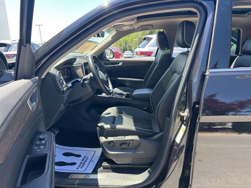 Certified 2025 Volkswagen Atlas SEL Premium R-Line AWD/4WD image 31